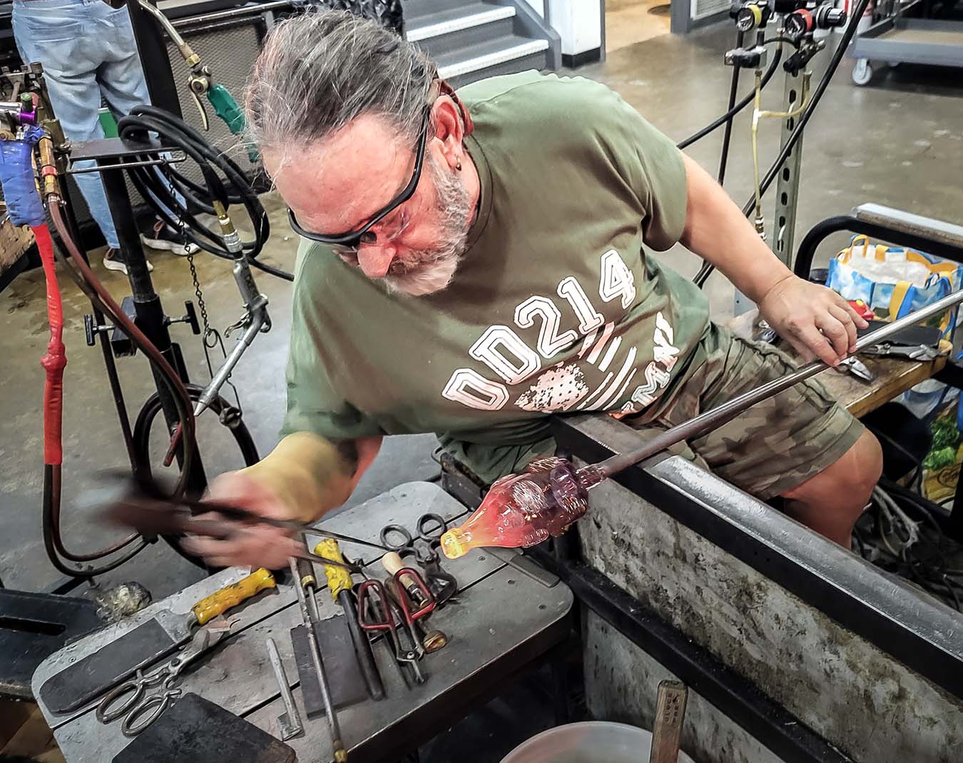 Kurt Carlson glassmaking artist